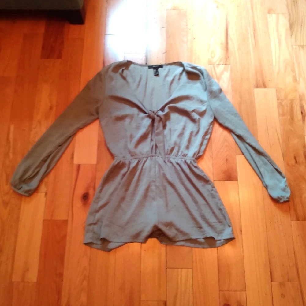 Light grey jumper